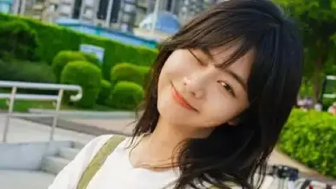 生下畸形女婴