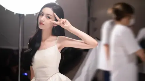 酒吧女子闯锅炉烧伤