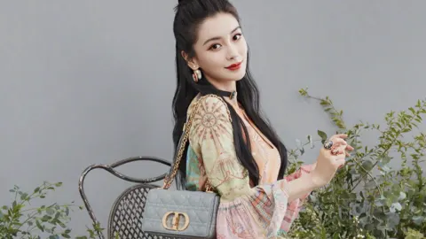 女刑警赊购烟茶酒诈骗700万