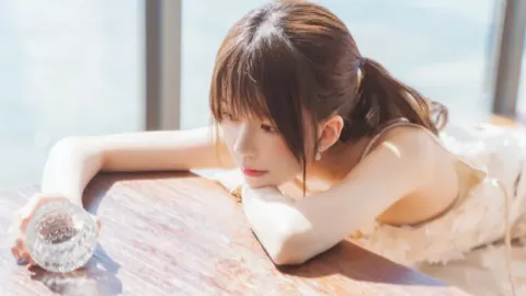 高铁进站孕妇欲跳轨轻生