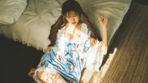 印尼游轮遭巨浪夜间沉没