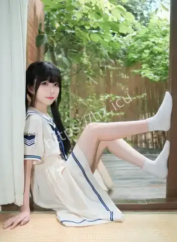 胡雨婷脚踏多船