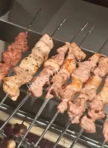 网红烤串店集体道歉退钱
