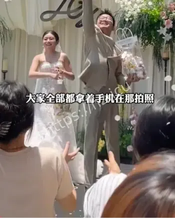2.4万海底捞办婚礼