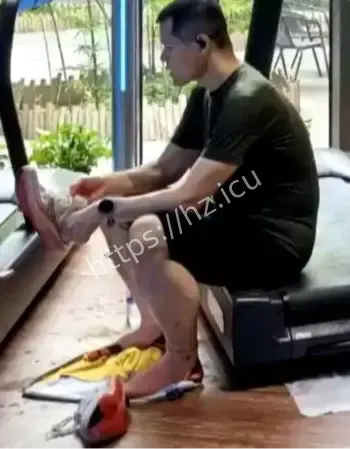 男子汗多味大被健身房退卡