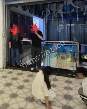 南京女子商场劝烟