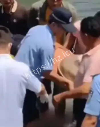 广西游客海口落水