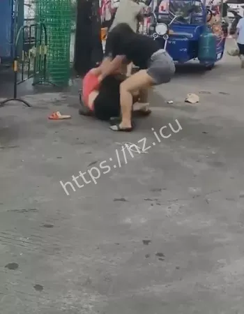 街头小摊打架事件