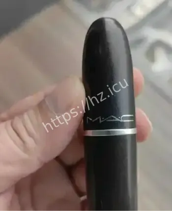 半价口红假货