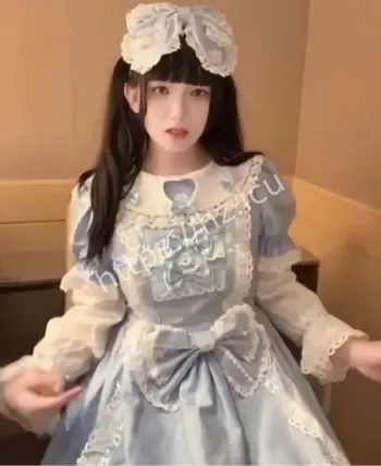 无敌小亦双马尾反差萌