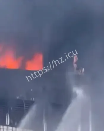 火灾楼顶蓄水池捞出遗体