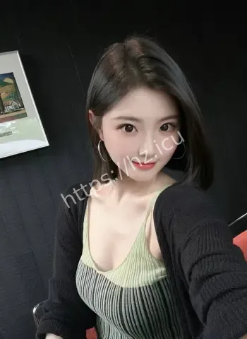 甜美双尤物轮流侍奉